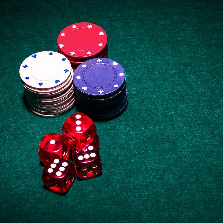 Hot Pot live-dealer table showing real-time card dealing and betting interface on mayong88 platform